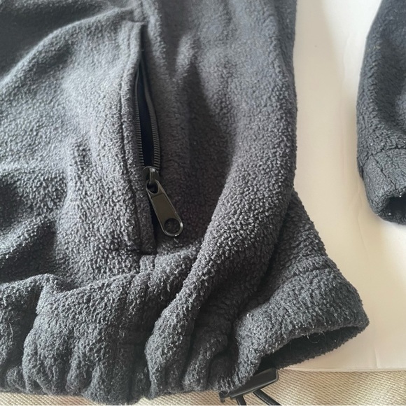Columbia Women’s Black Fleece Zipper Jacket, size Medium. - Picture 2 of 5